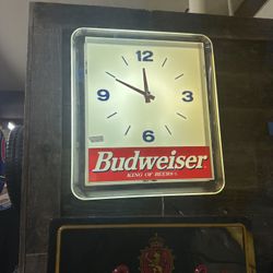 VINTAGE BUDWEISER LIGHTED CLOCK,FLOURESCENT,KING OF BEERS,ELECTRIC,GIFT,CORDED:)
