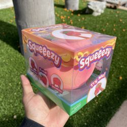Peach Squeezy Squishy 