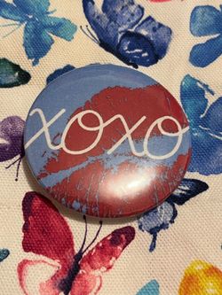 XOXO pin