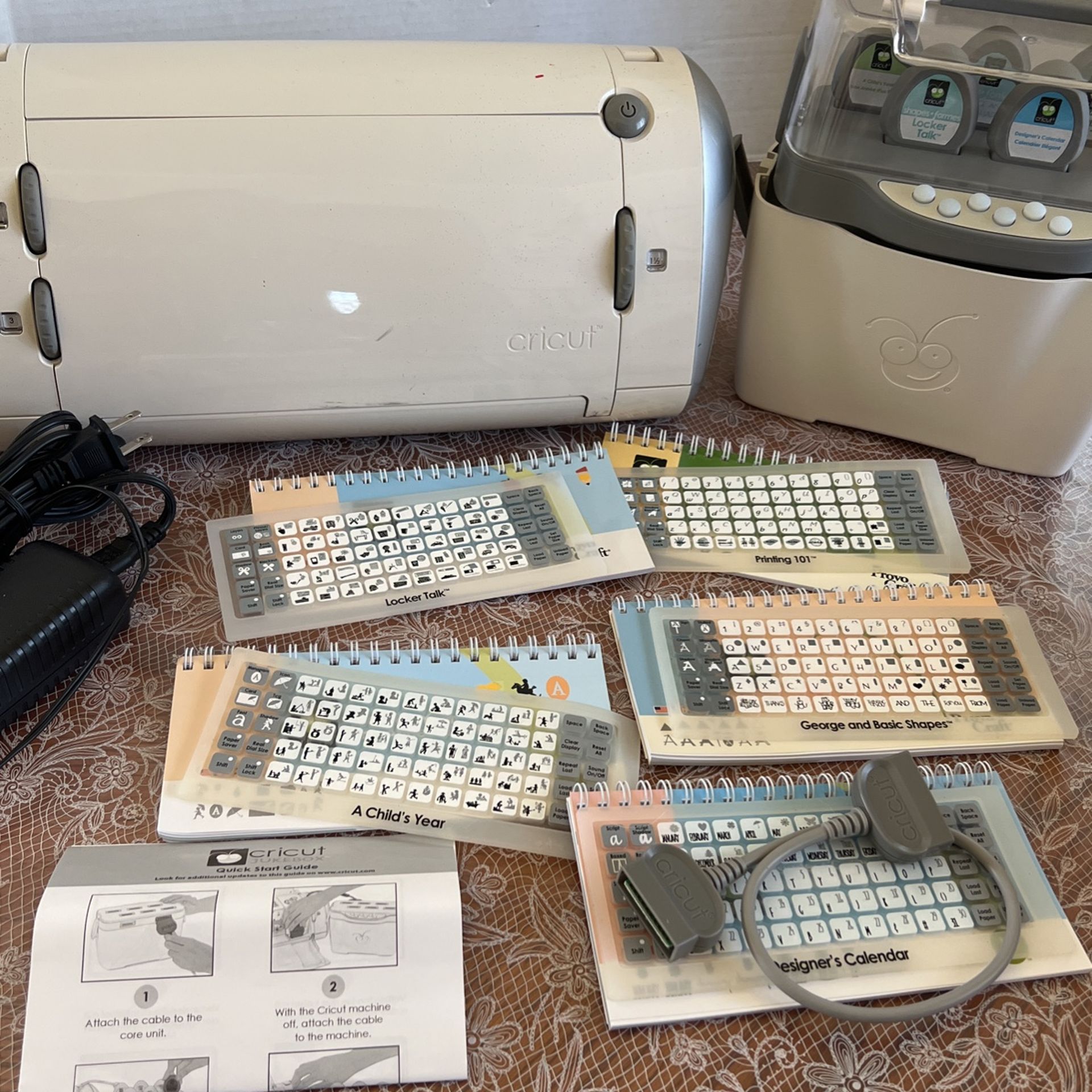 Cricut Personal Electronic Cutter Machine Model CRV001 White Provo Craft Set