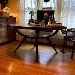 Dining Table 591/2” Diameter 