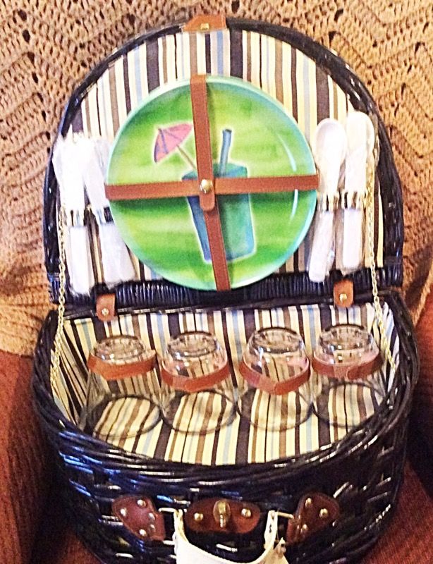 Picnic Basket With Accessories