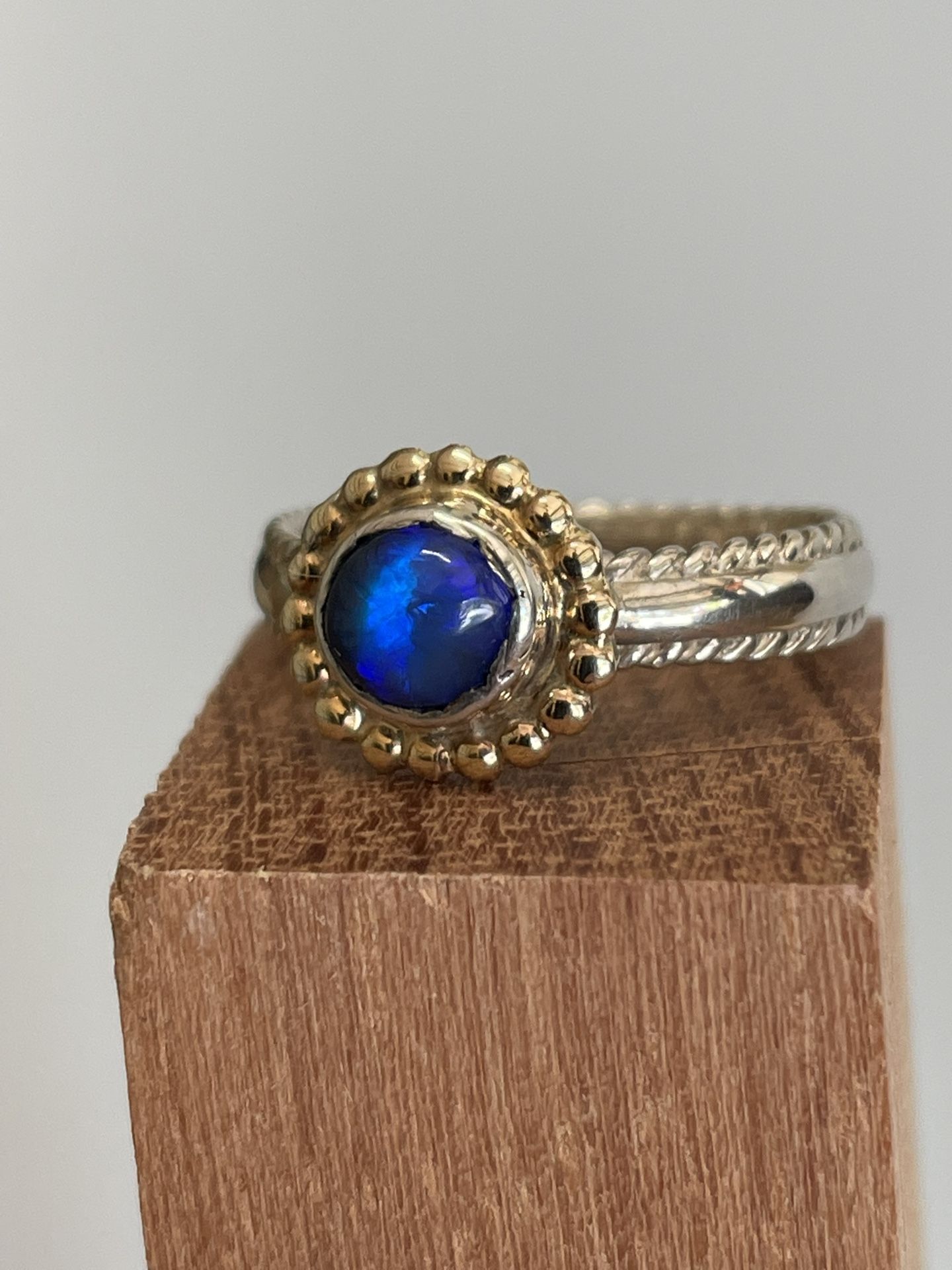 14k Gold 925 Sterling Silver Oval Blue Opal.85 Ctw Band Ring Sz 6 Thailand CNA