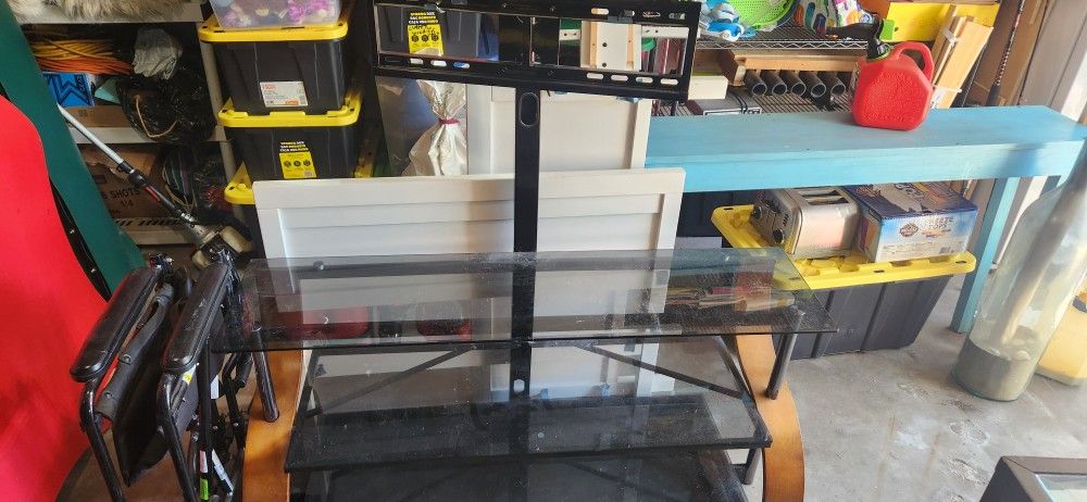 3 Teir Tv Stand With Bracket