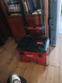 Milwaukee Rolling Tool Box