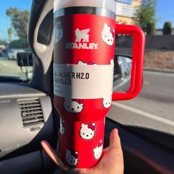 Stanley Hello Kitty 40 Oza💘