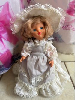 VTNG Furga Valentina Doll/ 8.5” Blue/white Dress/Hat Blonde 1977 Furga-DAKIN