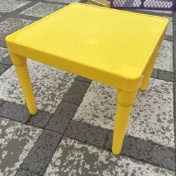 Plastic Table 