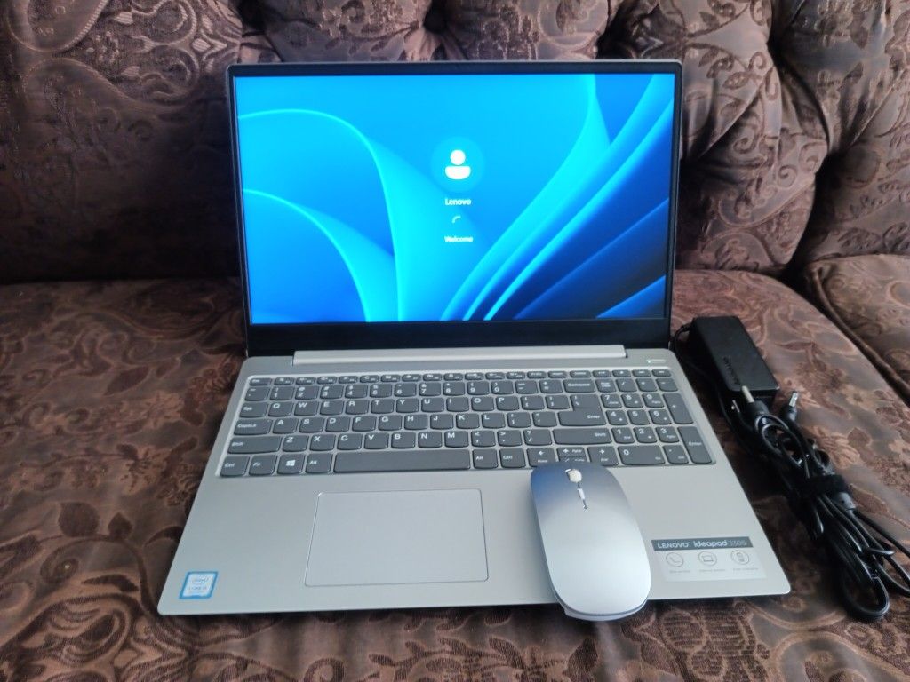 Laptop Lenovo IdeaPad 330s-core i5-8gb Ram-128gb HD SSD Solid-Go-od For Stud-ents Bue-na-para Estudia-ntes.
