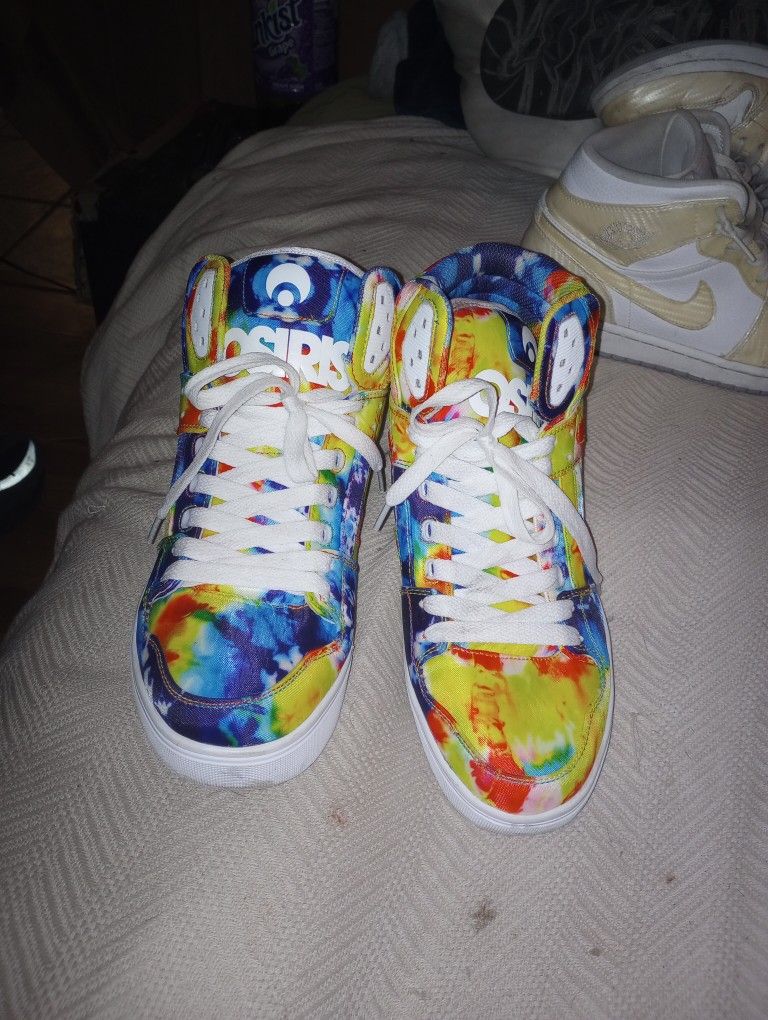 Osiris Size Men's 10.5 shoes.