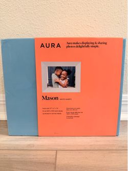 Aura Frame digital picture frame in white quartz