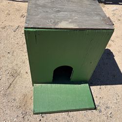 Cat/dog house