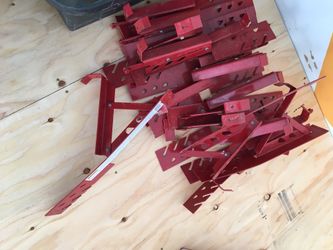 17 adjustable roof brackets and 9 solid roof brackets