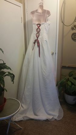 Amazing wedding dress!!! Size 8 strapless