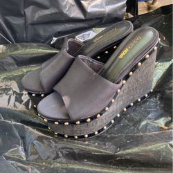 Black Heels Size:7     Blue heels Size-8