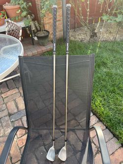 Custom Grand Hawk wedges with UST Mamiya Recoil DART 65 F2 Senior Graphite Shafts