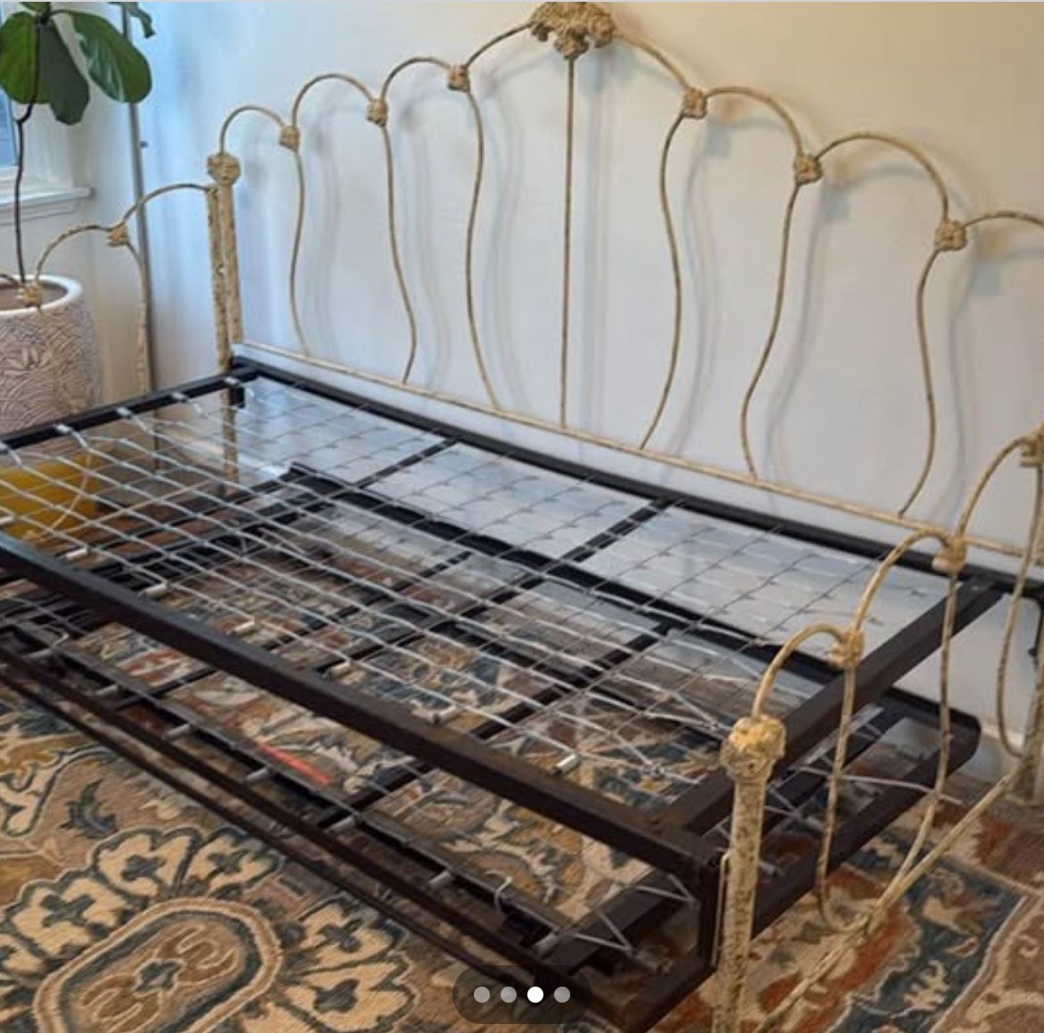 Vintage Iron Daybed With Trundle