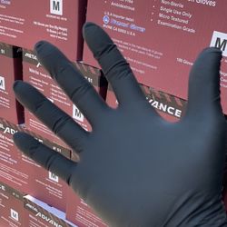 Black Nirtrile Glove