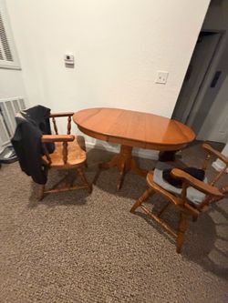 Wooden Table / 2 Chairs / 4 Hightops chairs