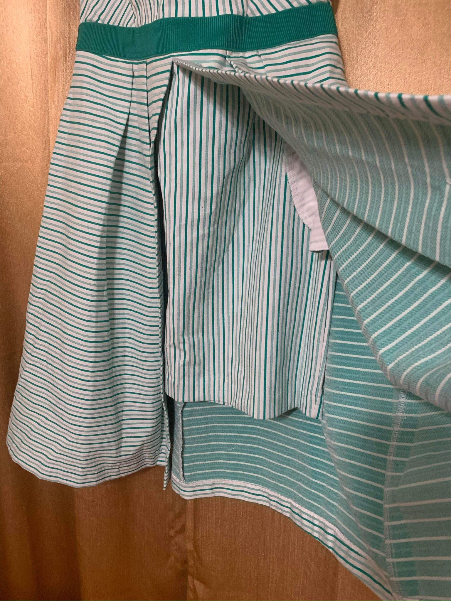 Beautiful Dress Colors White And Green Emerald Size M From Macy's Brand Eva  Mendes - cruiseboatoman.com