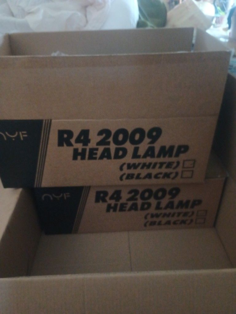 RAV4 2009-2012 Black Headlamps 