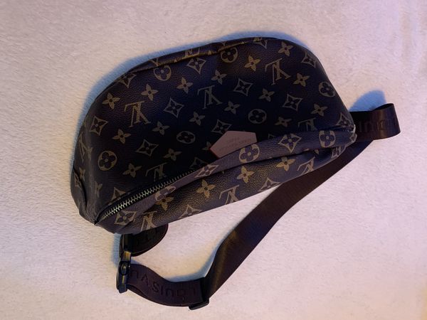 Authentic Louis Vuitton Lockme Backpack Marine Blue Color . Bought £1890 In  London 2019. Still Very Good Condition for Sale in Tacoma, WA - OfferUp