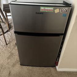 Mini Fridge 