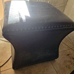 Free Stool Ottoman W. Storage