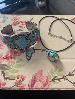 Torquiose pendant & cuff set