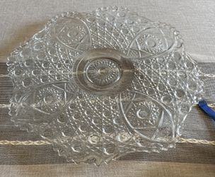 L. E. Smith Daisy and Button Underplate