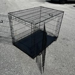 42x28x28in Extra Large Black Metal Double Door Dog Pet Animal Cage Containment Crate! Tray has a piece cracked off. Great for dogs 71-90lbs! 