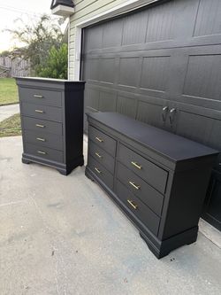 Ashley Furniture Black Dresser and Chest of Drawers Set