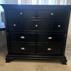 9- Drawer Tall DRESSER *Good Condition * Must Go Today 
