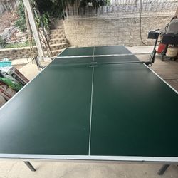 Kettler Table Tennis/ Ping Pong Table With rackets And Cover