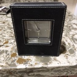 Desk clock in leather box
