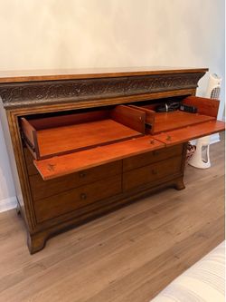 Henredon Dresser
