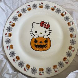 NEW HALLOWEEN HELLO KITTY DINNER PLATES
