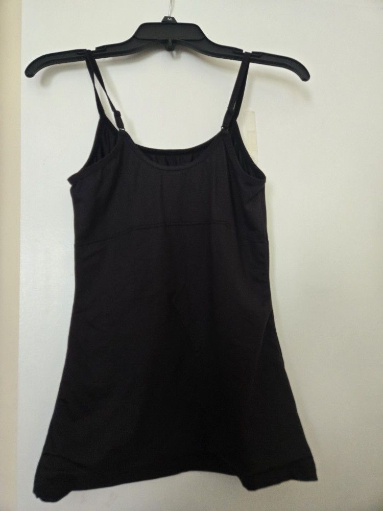 Bundle of Women’s Camisoles – Size M (Medium)
Classic and comfy cami tops perfect for layering or everyday wear.