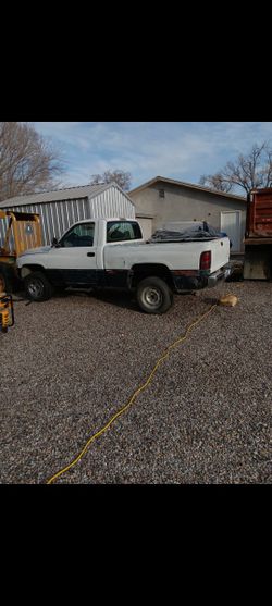I Selling 99 Ram The Truck Will Be On but  I'll Won't Stater   $1400 Automatic  Short Bed. 4x4  Clean Title 