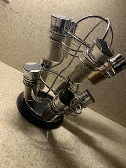 Spice holder & shakers