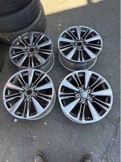 Rines para subaru 17x8 buenas condiciones $240 el set