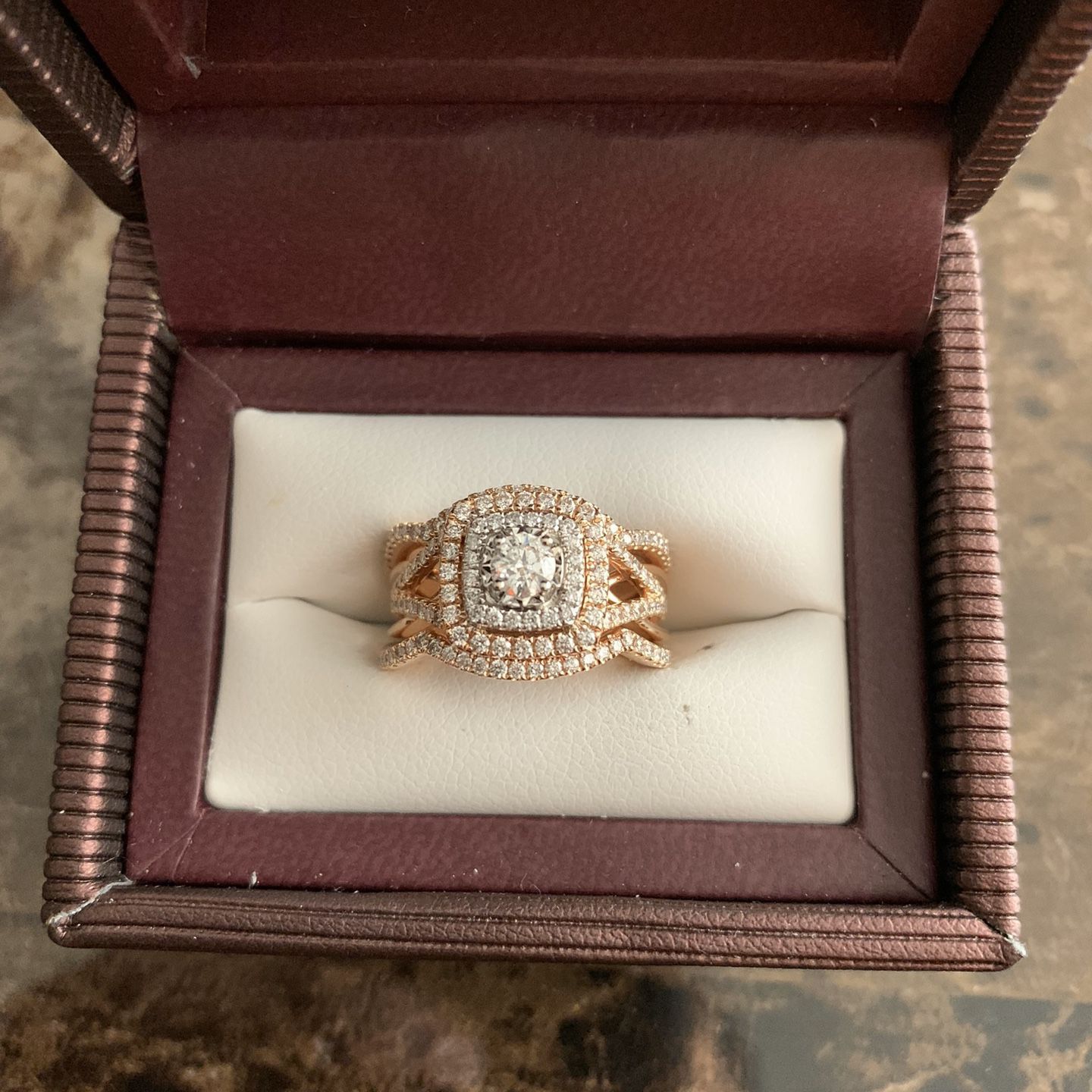 Engagement ring $2000 Or Best Offer