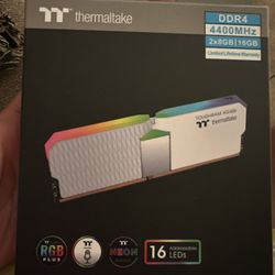 Thermaltake ( BRAND NEW ) TOUGHRAM XG RGB White DDR4 4400MHz 16GB (8GB x 2) 