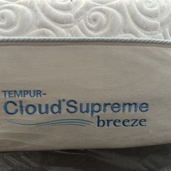Tempur-Pedic Cloud Supreme Breeze King Mattress & Box Springs