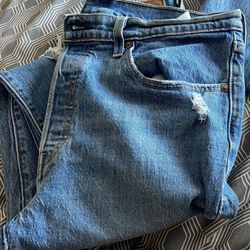 Women Levi’s Jeans 