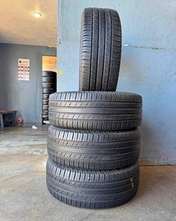 Vendo llantas usadas 235 65 R 18 marca Michelin