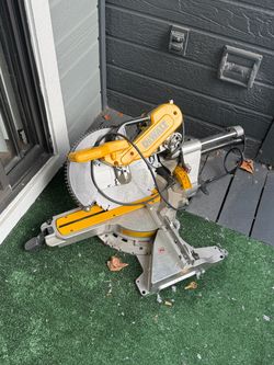 Dewalt corded miter saw comes with stand