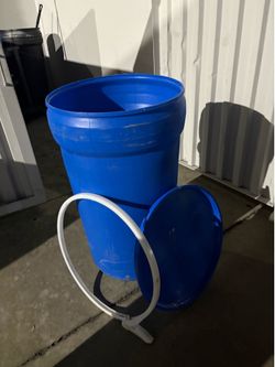 55 Gallon Blue Plastic Drum w/Lid