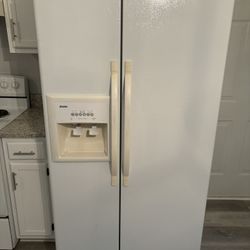 Fridge, Stove and Dishwasher Set (white)
