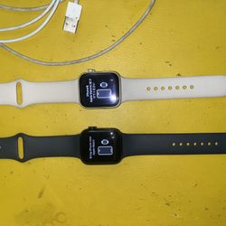 Two Apple Watch SE GPS 
